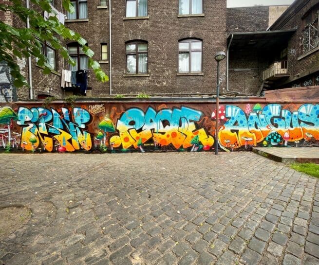 Angus und Birne — Graffiti Wall 01, Gesamtansicht